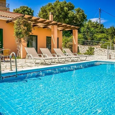 Villa Sleeps 6 Air Con Wifi