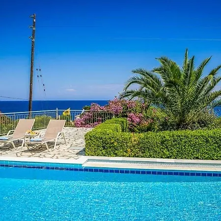 Sleeps 6 Air Con Wifi