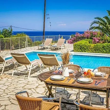 Sleeps 6 Air Con Wifi * Αννινάτα